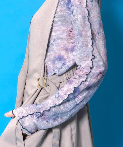 iS ScoLar(イズスカラー)の「561233:マーブル風花蝶刺繍チュールレースインナー(Tシャツ/カットソー・レディース・ブルー/グリーン/ブラック・M)」の13枚目の写真