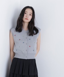 N.（N. Natural Beauty Basic）（エヌエヌナチュラルビューティーベーシック）の「ポロカラーフラワー刺繍ニット（ポロシャツ）」