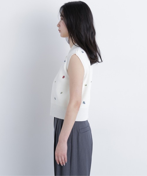 N.（N. Natural Beauty Basic）（エヌエヌナチュラルビューティーベーシック）の「ポロカラーフラワー刺繍ニット（ポロシャツ・レディース・グレー系その他/ブラック系その他2/ホワイト系その他・ﾌﾘ-）」の12枚目の写真