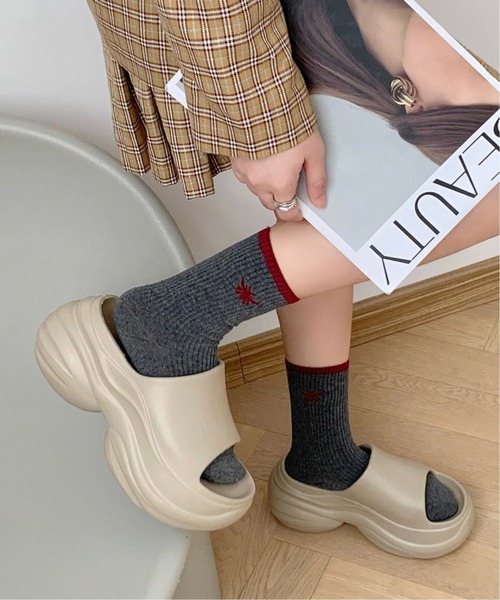 WEGO(ウィゴー)の「厚底軽量スニーカーサンダル(サンダル・レディース・グレー/ブラック/ホワイト・LARGE/MEDIUM)」の3枚目の写真