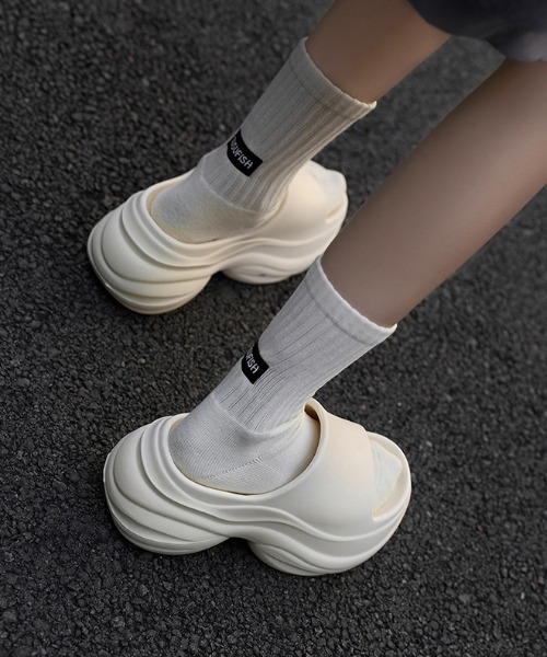 WEGO(ウィゴー)の「厚底軽量スニーカーサンダル(サンダル・レディース・グレー/ブラック/ホワイト・LARGE/MEDIUM)」の13枚目の写真