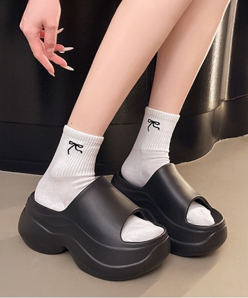 WEGO(ウィゴー)の「厚底軽量スニーカーサンダル(サンダル・レディース・グレー/ブラック/ホワイト・LARGE/MEDIUM)」の5枚目の写真