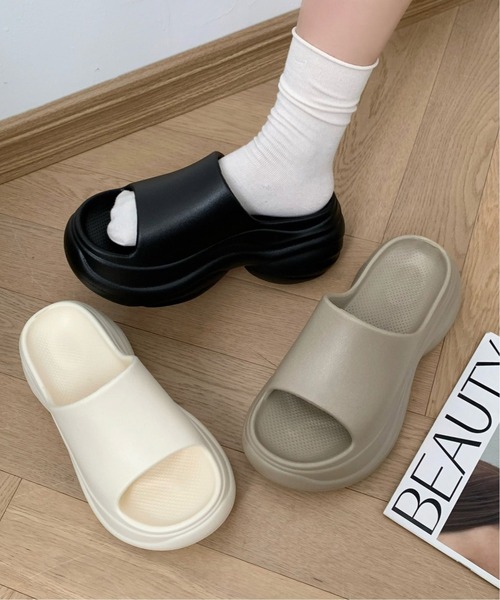 WEGO(ウィゴー)の「厚底軽量スニーカーサンダル(サンダル・レディース・グレー/ブラック/ホワイト・LARGE/MEDIUM)」の10枚目の写真