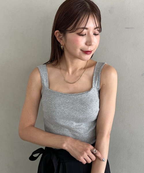 MYMOOD.(マイムード)の「カップ付きスクエアネックタンクトップ(タンクトップ・レディース・グレー/ネイビー/ブラック/ホワイト・FREE)」の3枚目の写真