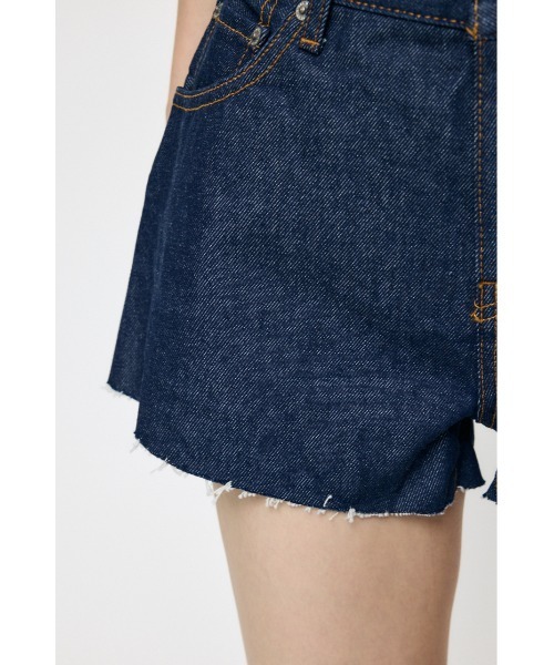 MOUSSY(マウジー)の「MIDRISE RIPPED ショーツ(デニムパンツ・レディース・ワンウォッシュ/ライトブルー・0/1/2)」の10枚目の写真