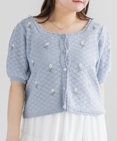 CLETTE(クレット)の「CLETTEオリジナル花刺繍透かし編みニットカーディガン(カーディガン/ボレロ・レディース・ブルー/ブラック/オフホワイト・4L/3L/LL)」の3枚目の写真