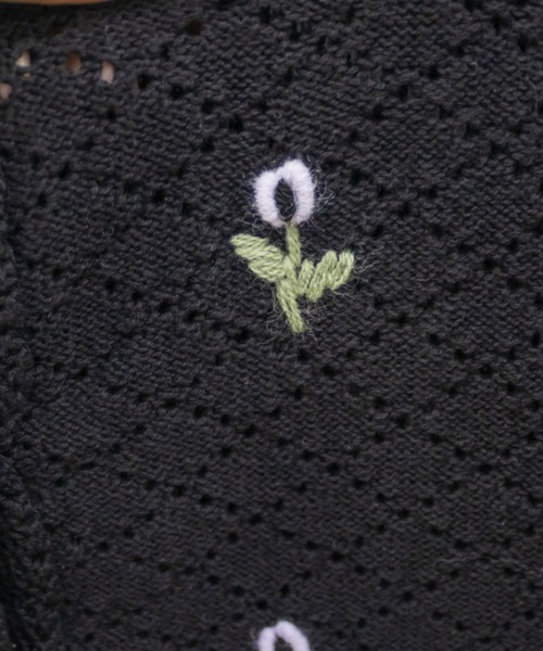 CLETTE(クレット)の「CLETTEオリジナル花刺繍透かし編みニットカーディガン(カーディガン/ボレロ・レディース・ブルー/ブラック/オフホワイト・4L/3L/LL)」の19枚目の写真
