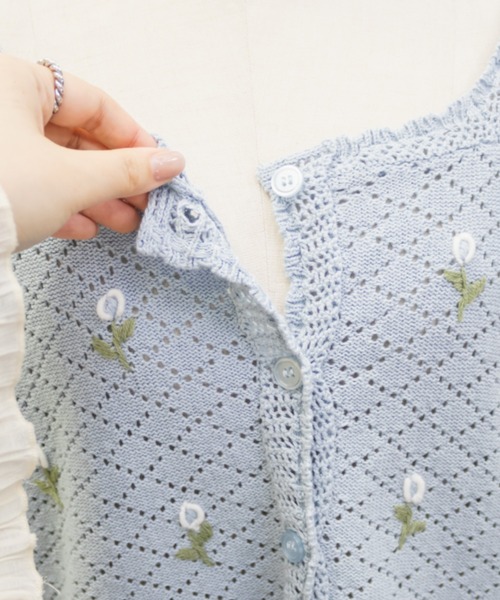 CLETTE(クレット)の「CLETTEオリジナル花刺繍透かし編みニットカーディガン(カーディガン/ボレロ・レディース・ブルー/ブラック/オフホワイト・4L/3L/LL)」の16枚目の写真