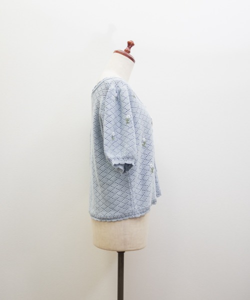 CLETTE(クレット)の「CLETTEオリジナル花刺繍透かし編みニットカーディガン(カーディガン/ボレロ・レディース・ブルー/ブラック/オフホワイト・4L/3L/LL)」の14枚目の写真