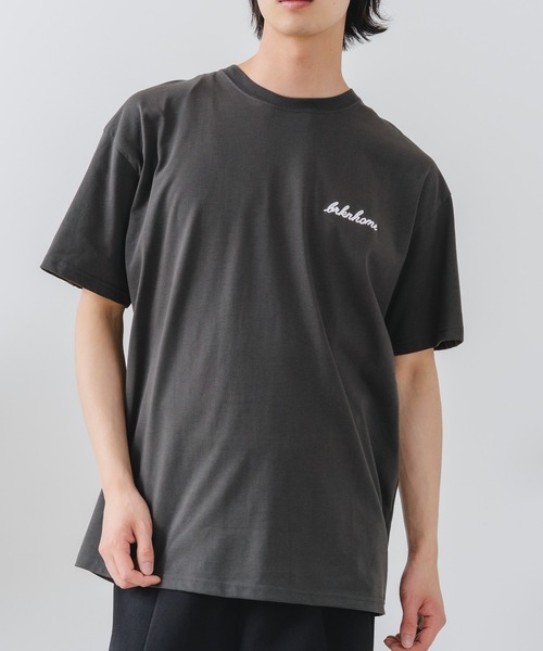 brknhome(ブロークンホーム)の「【BRKNHOME/ブロークンホーム】×【ZERO STAIN/ゼロステイン】【上品なチェーン刺繍ロゴ】コラボTシャツ 汗染み防止 ワンポイント オーバーサイズ(Tシャツ/カットソー・メンズ・オフホワイト/ホワイト/スミクロ・LARGE/MEDIUM)」の3枚目の写真