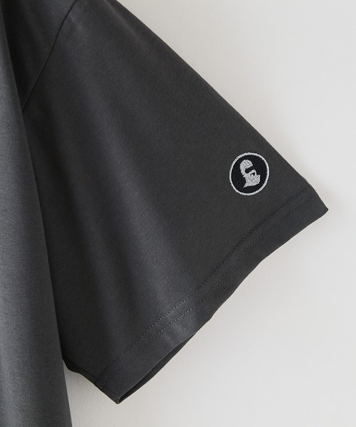 brknhome(ブロークンホーム)の「【BRKNHOME/ブロークンホーム】×【ZERO STAIN/ゼロステイン】【上品なチェーン刺繍ロゴ】コラボTシャツ 汗染み防止 ワンポイント オーバーサイズ(Tシャツ/カットソー・メンズ・オフホワイト/ホワイト/スミクロ・LARGE/MEDIUM)」の7枚目の写真