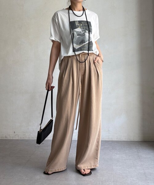 DouDou(ドゥドゥ)の「【WEB限定】フォトTEE(Tシャツ/カットソー・レディース・オフホワイト/チャコールグレー/レッド・FREE)」の4枚目の写真