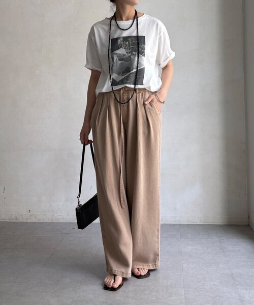 DouDou(ドゥドゥ)の「【WEB限定】フォトTEE(Tシャツ/カットソー・レディース・オフホワイト/チャコールグレー/レッド・FREE)」の5枚目の写真