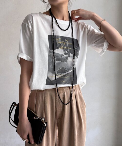 DouDou(ドゥドゥ)の「【WEB限定】フォトTEE(Tシャツ/カットソー・レディース・オフホワイト/チャコールグレー/レッド・FREE)」の9枚目の写真