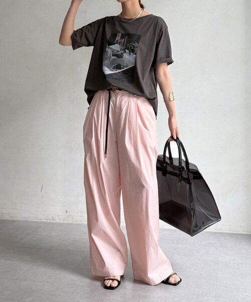 DouDou(ドゥドゥ)の「【WEB限定】フォトTEE(Tシャツ/カットソー・レディース・オフホワイト/チャコールグレー/レッド・FREE)」の14枚目の写真