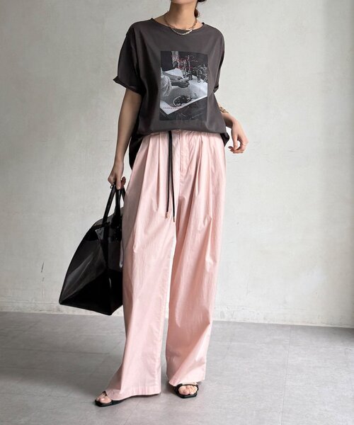 DouDou(ドゥドゥ)の「【WEB限定】フォトTEE(Tシャツ/カットソー・レディース・オフホワイト/チャコールグレー/レッド・FREE)」の15枚目の写真