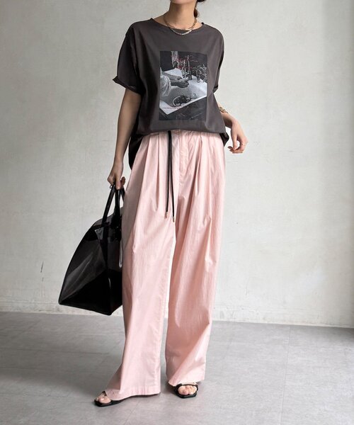 DouDou(ドゥドゥ)の「【WEB限定】フォトTEE(Tシャツ/カットソー・レディース・オフホワイト/チャコールグレー/レッド・FREE)」の16枚目の写真