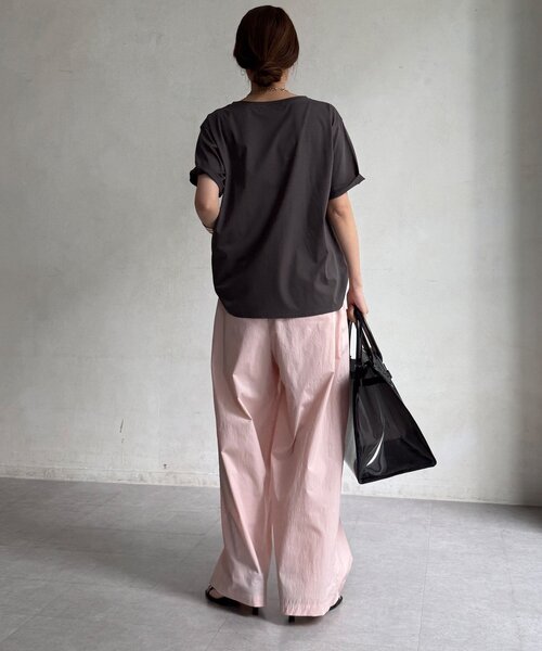 DouDou(ドゥドゥ)の「【WEB限定】フォトTEE(Tシャツ/カットソー・レディース・オフホワイト/チャコールグレー/レッド・FREE)」の18枚目の写真