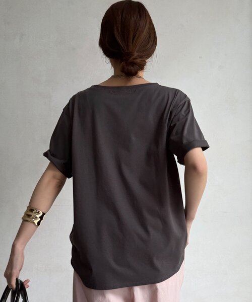 DouDou(ドゥドゥ)の「【WEB限定】フォトTEE(Tシャツ/カットソー・レディース・オフホワイト/チャコールグレー/レッド・FREE)」の22枚目の写真