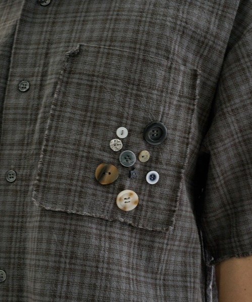 EPNK(イーピーエヌケー)の「Scattered Button fringe check shirts / スキャッタードボタンフリンジチェックシャツ(シャツ/ブラウス・メンズ・チャコールグレー/ネイビー・SMALL/MEDIUM/LARGE)」の9枚目の写真
