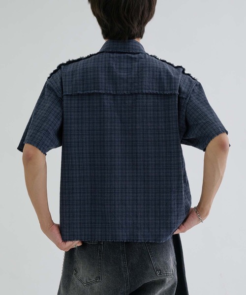 EPNK(イーピーエヌケー)の「Scattered Button fringe check shirts / スキャッタードボタンフリンジチェックシャツ(シャツ/ブラウス・メンズ・チャコールグレー/ネイビー・SMALL/MEDIUM/LARGE)」の14枚目の写真