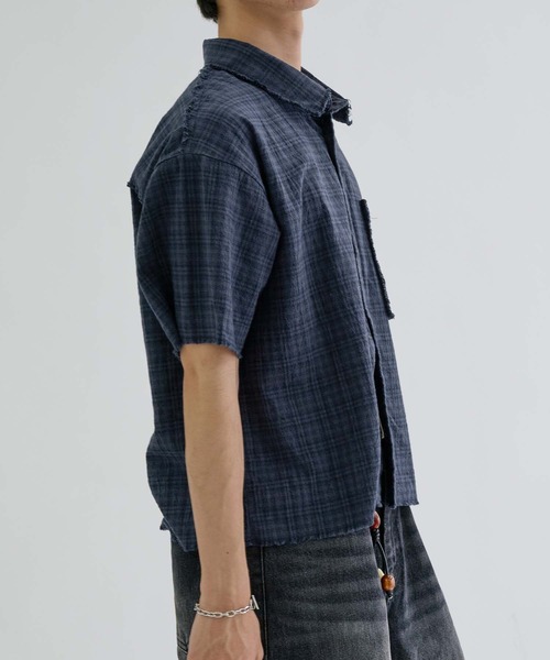 EPNK(イーピーエヌケー)の「Scattered Button fringe check shirts / スキャッタードボタンフリンジチェックシャツ(シャツ/ブラウス・メンズ・チャコールグレー/ネイビー・SMALL/MEDIUM/LARGE)」の16枚目の写真