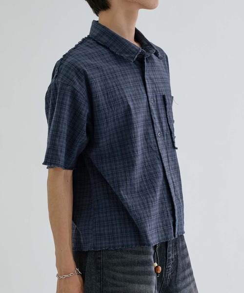 EPNK(イーピーエヌケー)の「Scattered Button fringe check shirts / スキャッタードボタンフリンジチェックシャツ(シャツ/ブラウス・メンズ・チャコールグレー/ネイビー・SMALL/MEDIUM/LARGE)」の18枚目の写真