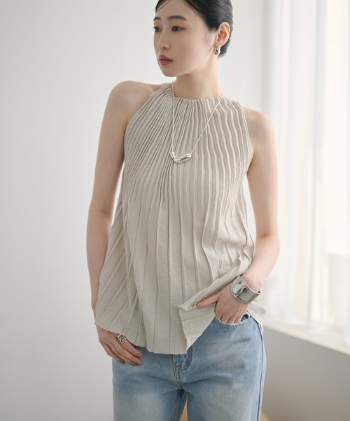 LAULEN(ローレン)の「pleats flare sleeveless knit /プリーツフレアノースリーブニット(ニット/セーター・レディース・ブラック/ベージュ/アッシュグレー・FREE)」の2枚目の写真