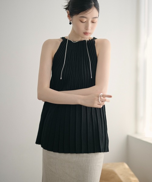 LAULEN(ローレン)の「pleats flare sleeveless knit /プリーツフレアノースリーブニット(ニット/セーター・レディース・ブラック/ベージュ/アッシュグレー・FREE)」の1枚目の写真