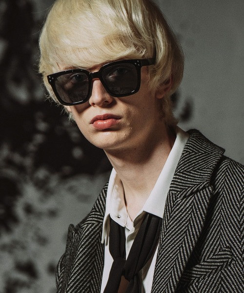 NO ID.（ノーアイディ）の「【NO ID.】Wide Square Sunglasses / ワイド スクエア サングラス（サングラス・メンズ・ブラック・ONE SIZE）」の3枚目の写真