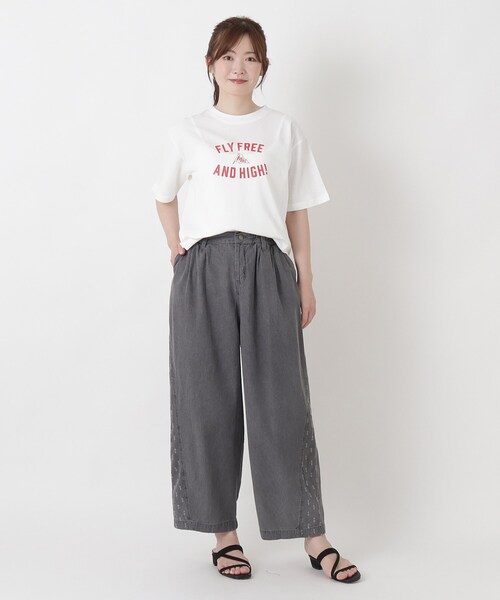 one'sterrace（ワンズテラス）の「サイド切替 10分丈バルーンデニムパンツ（その他パンツ・レディース・ネイビー系5/ブルー系その他7/グレー系4・02）」の4枚目の写真