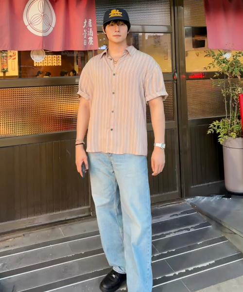 MINDBRIDGE（マインドブリッジ）の「[COUTURE]ストライプオーバーサイズ半袖シャツ（シャツ/ブラウス・メンズ・ピンク・100/110/95/105）」の2枚目の写真