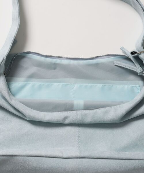 SEQUENZ（シークエンズ）の「※WEB限定 / フェイクレザー フェイクスエード メタルプレート 雑貨 バック / シャーリングショルダーバック / sqnz shirring bag（トートバッグ・メンズ・ブラック/ライトブルー/チャコール・FREE）」の6枚目の写真