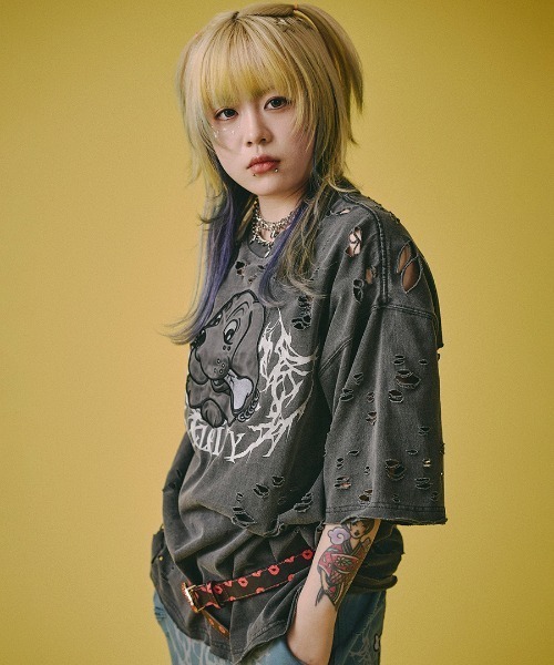 GALFY（ガルフィー）の「GALFY/ガルフィー/病みに溶かされし大ダメージTシャツ（Tシャツ/カットソー・メンズ・グレー/ブラック・1）」の2枚目の写真