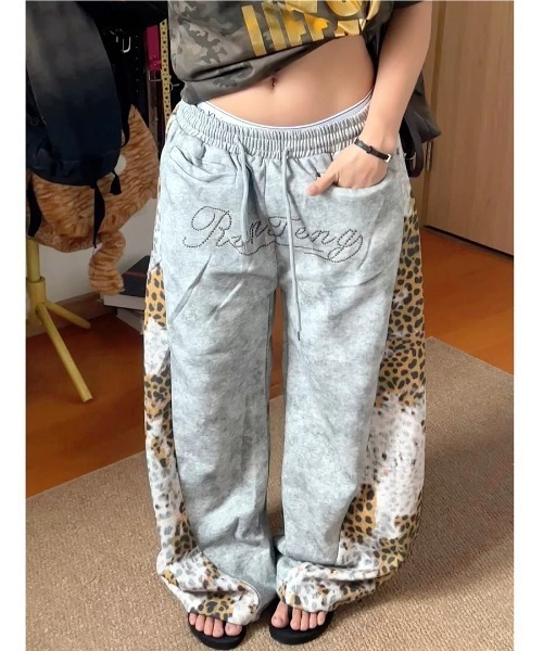 SHEENA(シーナ)の「【裾ドローコード付き】スタッズロゴレオパード切替スウェットワイドパンツ(スウェットパンツ・レディース・グレー/ピンク・M)」の10枚目の写真
