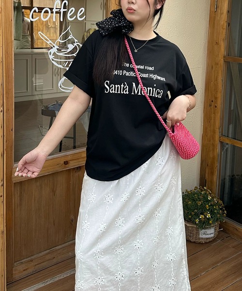 Girly Doll（ガーリードール）の「クルーネックロゴプリントTシャツ（Tシャツ/カットソー・レディース・ホワイト/ブラック・L/M）」の3枚目の写真
