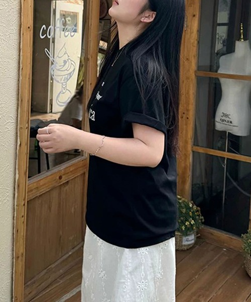 Girly Doll（ガーリードール）の「クルーネックロゴプリントTシャツ（Tシャツ/カットソー・レディース・ホワイト/ブラック・L/M）」の8枚目の写真