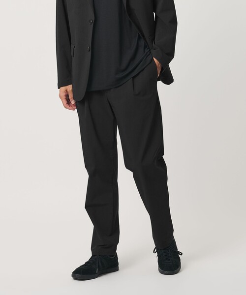BEAUTY&YOUTH UNITED ARROWS(ビューティーアンドユースユナイテッドアローズ)の「360°MASTER 1プリーツ イーズ コンフォート イージーパンツ NO.6 セットアップ対応 撥水 ストレッチ ウォッシャブル(その他パンツ・メンズ・ダークグレー/ブラック/ダークブラウン・M/L/S/XL)」の1枚目の写真