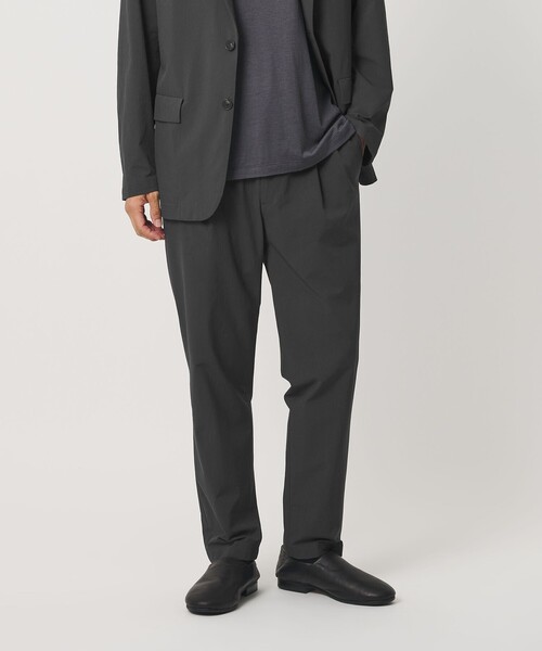 BEAUTY&YOUTH UNITED ARROWS(ビューティーアンドユースユナイテッドアローズ)の「360°MASTER 1プリーツ イーズ コンフォート イージーパンツ NO.6 セットアップ対応 撥水 ストレッチ ウォッシャブル(その他パンツ・メンズ・ダークグレー/ブラック/ダークブラウン・M/L/S/XL)」の8枚目の写真