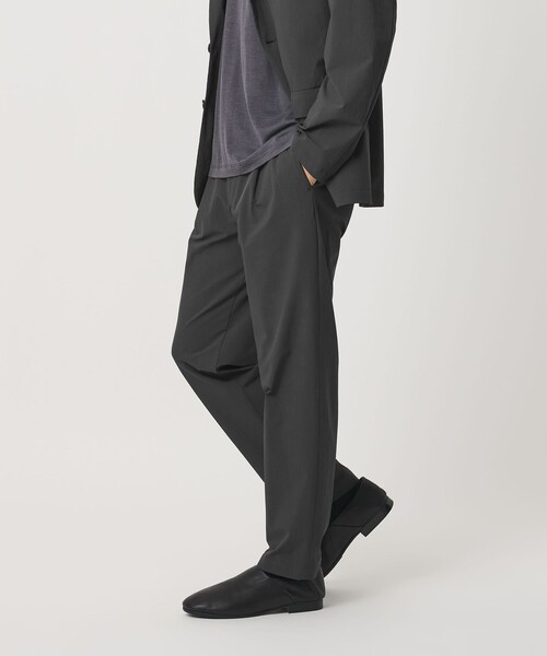 BEAUTY&YOUTH UNITED ARROWS(ビューティーアンドユースユナイテッドアローズ)の「360°MASTER 1プリーツ イーズ コンフォート イージーパンツ NO.6 セットアップ対応 撥水 ストレッチ ウォッシャブル(その他パンツ・メンズ・ダークグレー/ブラック/ダークブラウン・M/L/S/XL)」の9枚目の写真