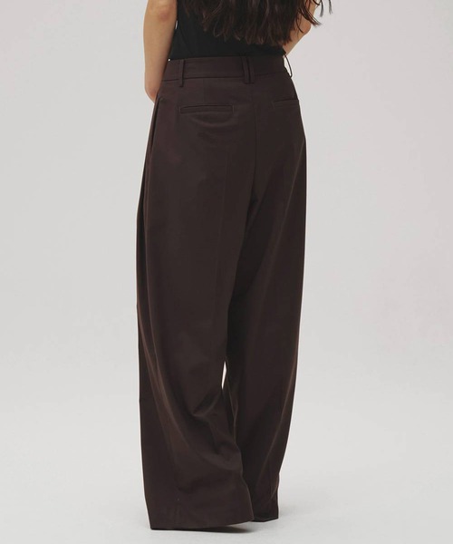 TODAYFUL（トゥデイフル）の「[TODAYFUL/トゥデイフル]Lightweight Tuck Trousers/ライトウェイト タックトラウザーズ/ワイドスラックス（スラックス・レディース・ブラック/ダークブラウン・38/36）」の8枚目の写真