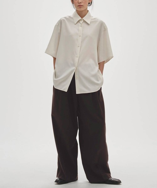 TODAYFUL（トゥデイフル）の「[TODAYFUL/トゥデイフル]Lightweight Tuck Trousers/ライトウェイト タックトラウザーズ/ワイドスラックス（スラックス・レディース・ブラック/ダークブラウン・38/36）」の3枚目の写真