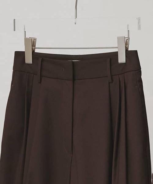 TODAYFUL（トゥデイフル）の「[TODAYFUL/トゥデイフル]Lightweight Tuck Trousers/ライトウェイト タックトラウザーズ/ワイドスラックス（スラックス・レディース・ブラック/ダークブラウン・38/36）」の9枚目の写真