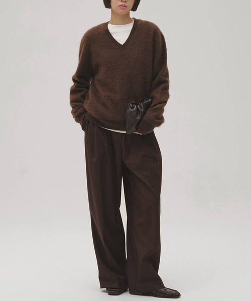 TODAYFUL（トゥデイフル）の「[TODAYFUL/トゥデイフル]Lightweight Tuck Trousers/ライトウェイト タックトラウザーズ/ワイドスラックス（スラックス・レディース・ブラック/ダークブラウン・38/36）」の4枚目の写真