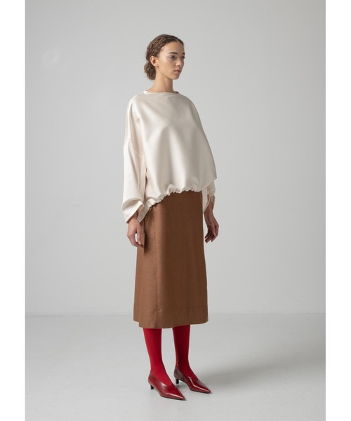 COGTHEBIGSMOKE(コグザビッグスモーク)の「【COGTHEBIGSMOKE/コグザビッグスモーク】OPHELIA BOAT NECK TOP/サテンストレッチボートネックトップス(Tシャツ/カットソー・レディース・アイボリー/ブラック・1)」の21枚目の写真
