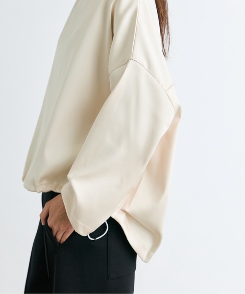 COGTHEBIGSMOKE(コグザビッグスモーク)の「【COGTHEBIGSMOKE/コグザビッグスモーク】OPHELIA BOAT NECK TOP/サテンストレッチボートネックトップス(Tシャツ/カットソー・レディース・アイボリー/ブラック・1)」の15枚目の写真
