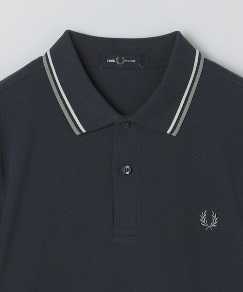 SHIPS(シップス)の「FRED PERRY: M3636 TW/TIPPED LONG SLEEVE(Tシャツ/カットソー・メンズ・コバルトブルー/ダークオリーブ・LARGE/MEDIUM)」の4枚目の写真
