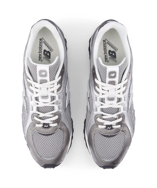 Firsthand(ファーストハンド)の「New Balance/ニューバランス U204L1KP (25.5cm~28cmサイズ展開)(スニーカー・メンズ・シルバー・27.0cm/28.0cm/26.5cm/25.5cm)」の2枚目の写真