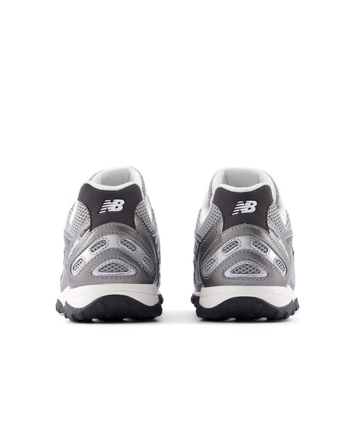 Firsthand(ファーストハンド)の「New Balance/ニューバランス U204L1KP (25.5cm~28cmサイズ展開)(スニーカー・メンズ・シルバー・27.0cm/28.0cm/26.5cm/25.5cm)」の4枚目の写真