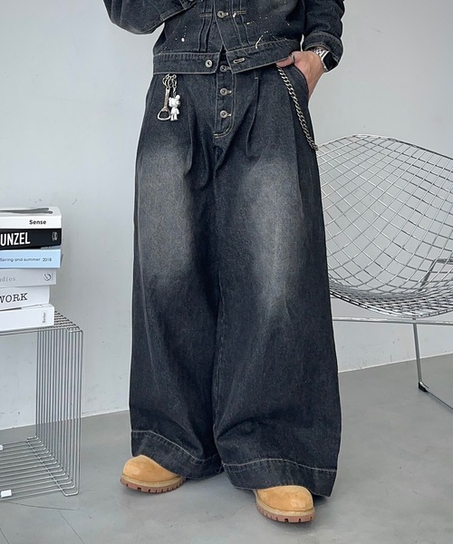 MandO(エムオー)(エムオー)の「【ユニセックス】2タックウォッシュデニムワイドパンツ/セットアップ着用可(デニムパンツ・メンズ・ブラック/インディゴブルー・SMALL/LARGE/MEDIUM)」の1枚目の写真